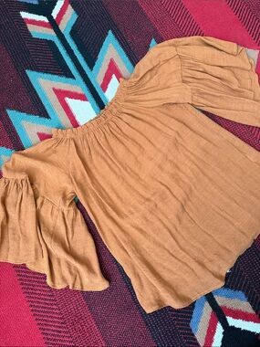 Women's Off-Shoulder Bell Sleeve Top - Camel